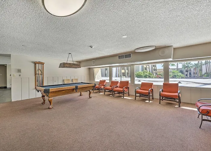 Community Perks! Walkable Old Town W/ Patio Scottsdale