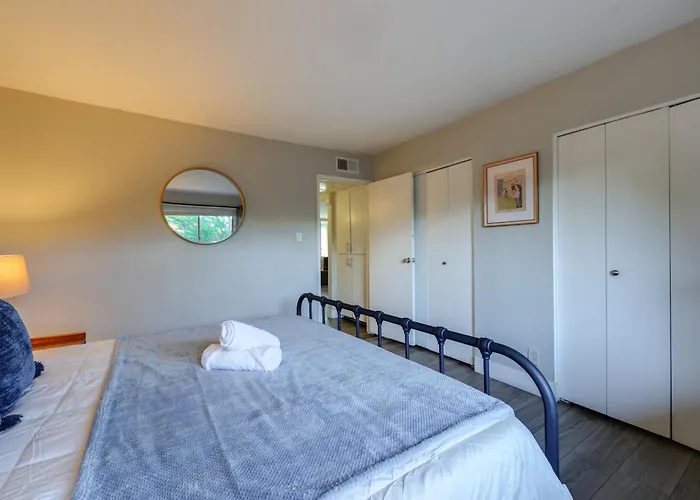 Community Perks! Walkable Old Town W/ Patio Scottsdale