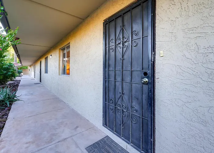 Community Perks! Walkable Old Town W/ Patio * Scottsdale